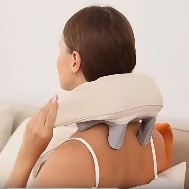 NeckandShoulderMassagerfrombehind
