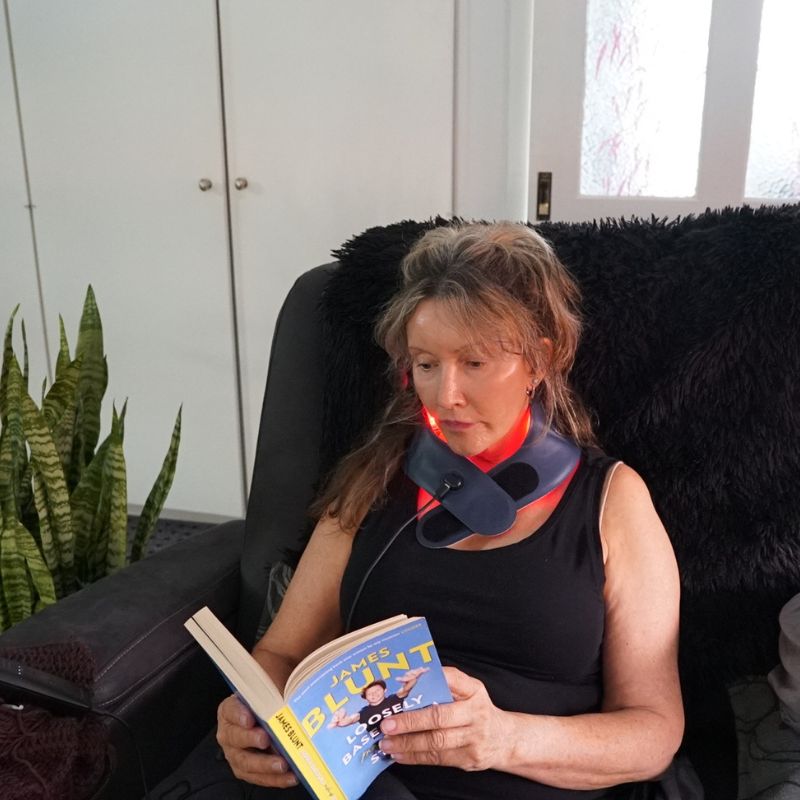 Red_Light_Therapy_for_Neck_From_Front_While_Reading