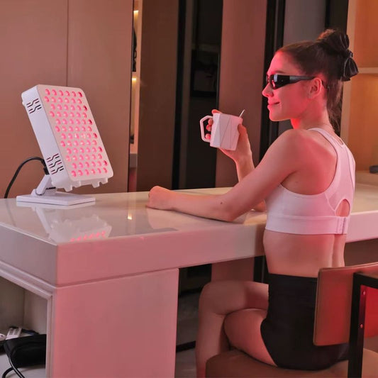 Woman_Drinking_with_panel