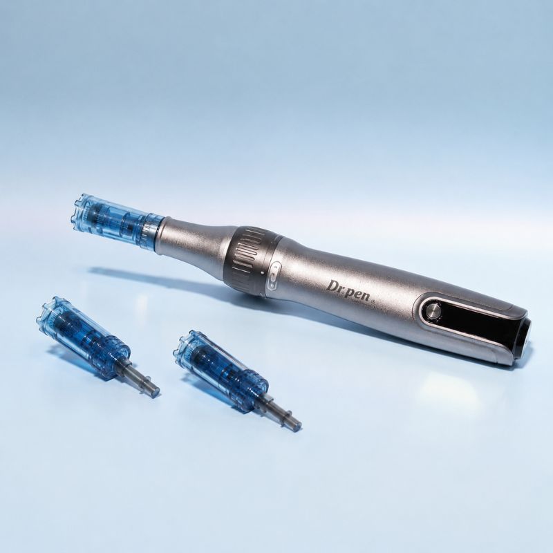 m8smicroneedlingpenfacingtotheleftwith2cartridgesssssssss